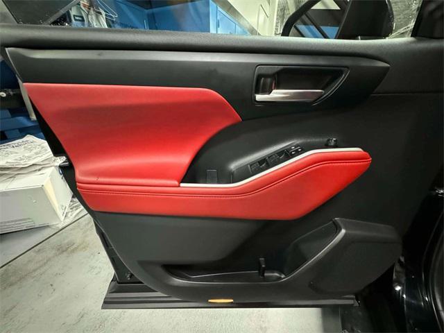 used 2023 Toyota Highlander car, priced at $40,928