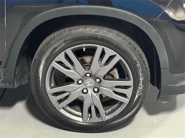 used 2022 Honda Pilot car, priced at $27,652