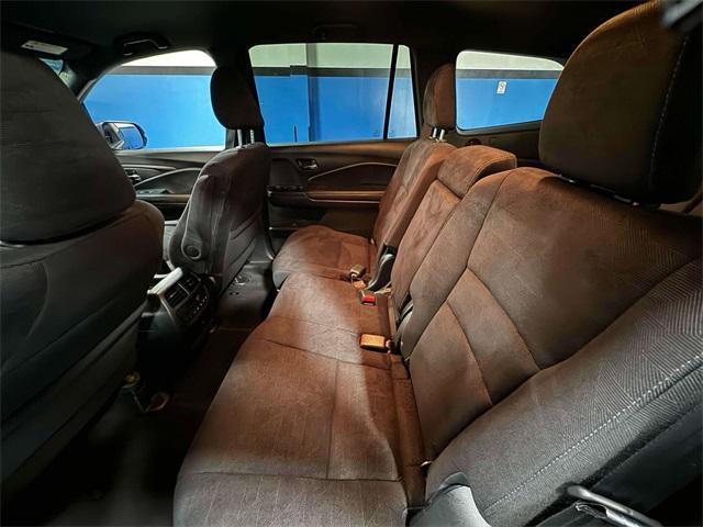 used 2022 Honda Pilot car, priced at $27,652