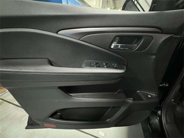 used 2022 Honda Pilot car, priced at $27,652