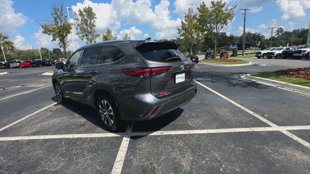 used 2021 Toyota Highlander car, priced at $38,955