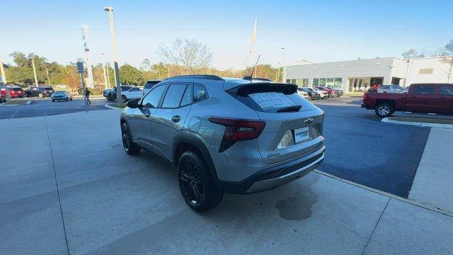 new 2025 Chevrolet Trax car, priced at $27,085