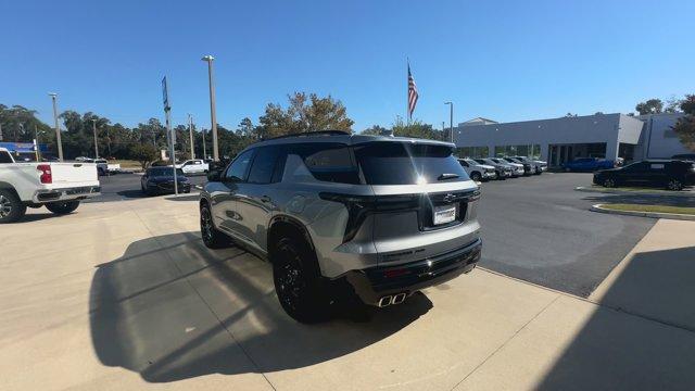 used 2024 Chevrolet Traverse car, priced at $60,982