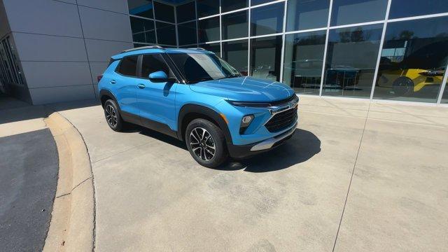 new 2025 Chevrolet TrailBlazer car, priced at $30,475