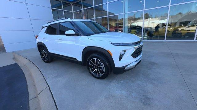 new 2025 Chevrolet TrailBlazer car, priced at $28,475