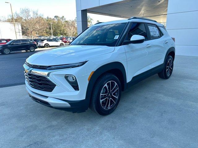 new 2025 Chevrolet TrailBlazer car, priced at $28,475