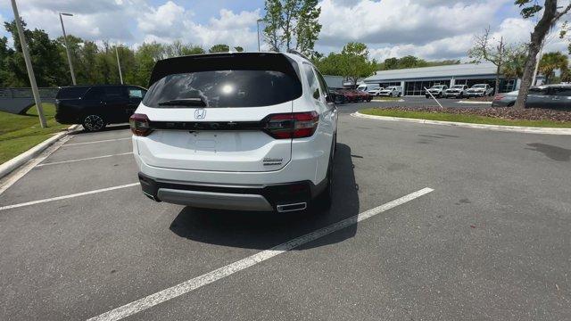 used 2024 Honda Pilot car, priced at $42,998