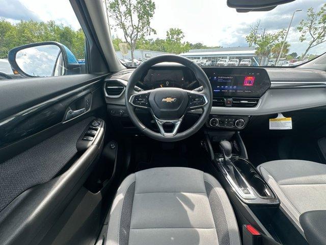 new 2025 Chevrolet TrailBlazer car, priced at $28,475