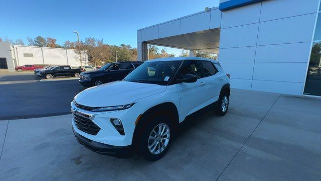 new 2025 Chevrolet TrailBlazer car, priced at $27,285