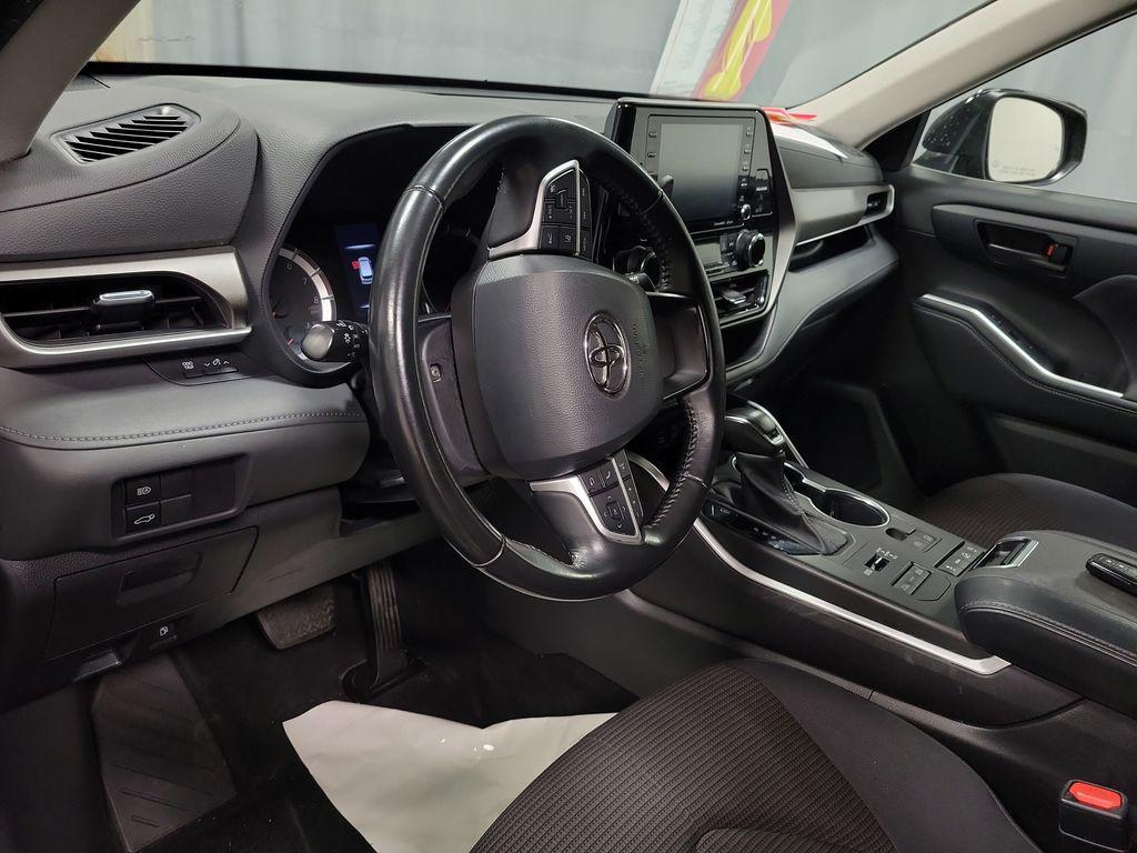 used 2022 Toyota Highlander car, priced at $23,995