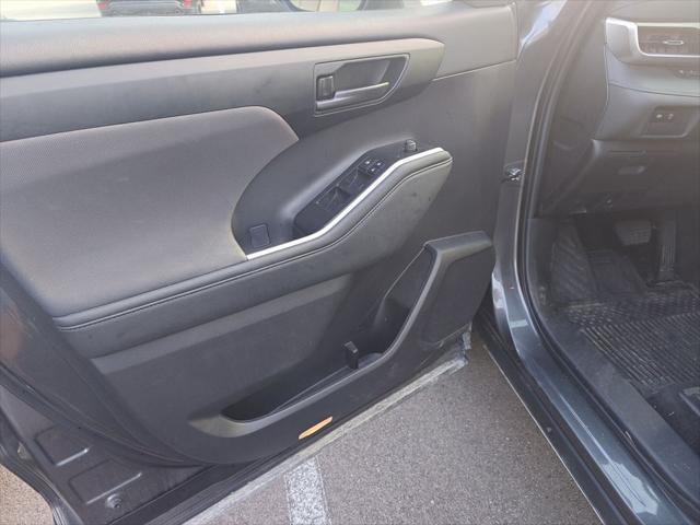 used 2023 Toyota Highlander car, priced at $32,995