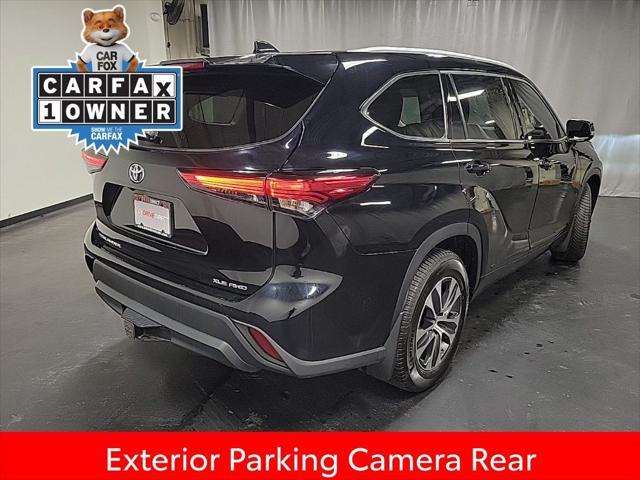 used 2022 Toyota Highlander car, priced at $31,995