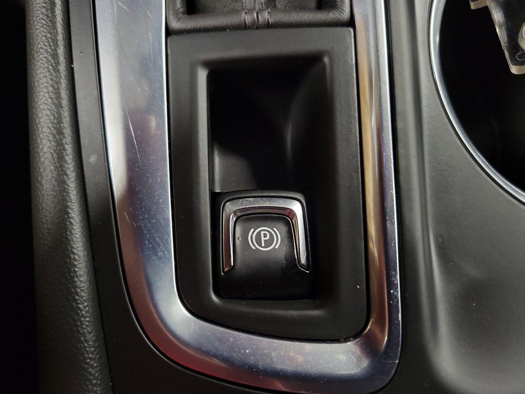 used 2021 Chevrolet Equinox car, priced at $13,995