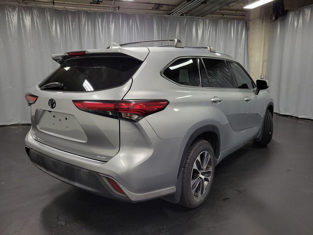 used 2021 Toyota Highlander car, priced at $31,995