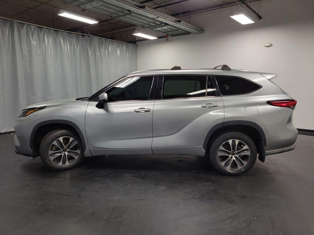 used 2021 Toyota Highlander car, priced at $31,995