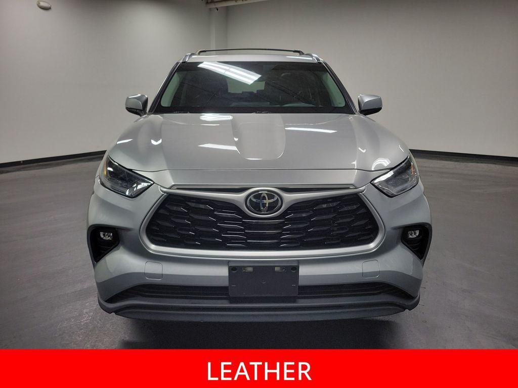 used 2021 Toyota Highlander car, priced at $31,995