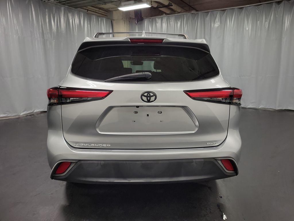 used 2021 Toyota Highlander car, priced at $31,995