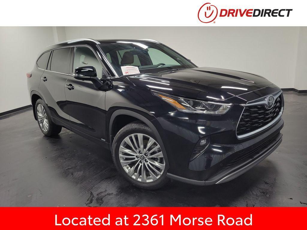 used 2025 Toyota Highlander Hybrid car, priced at $53,995