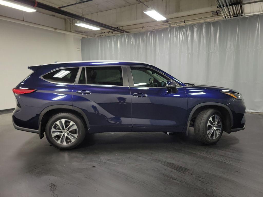 used 2023 Toyota Highlander Hybrid car, priced at $31,995