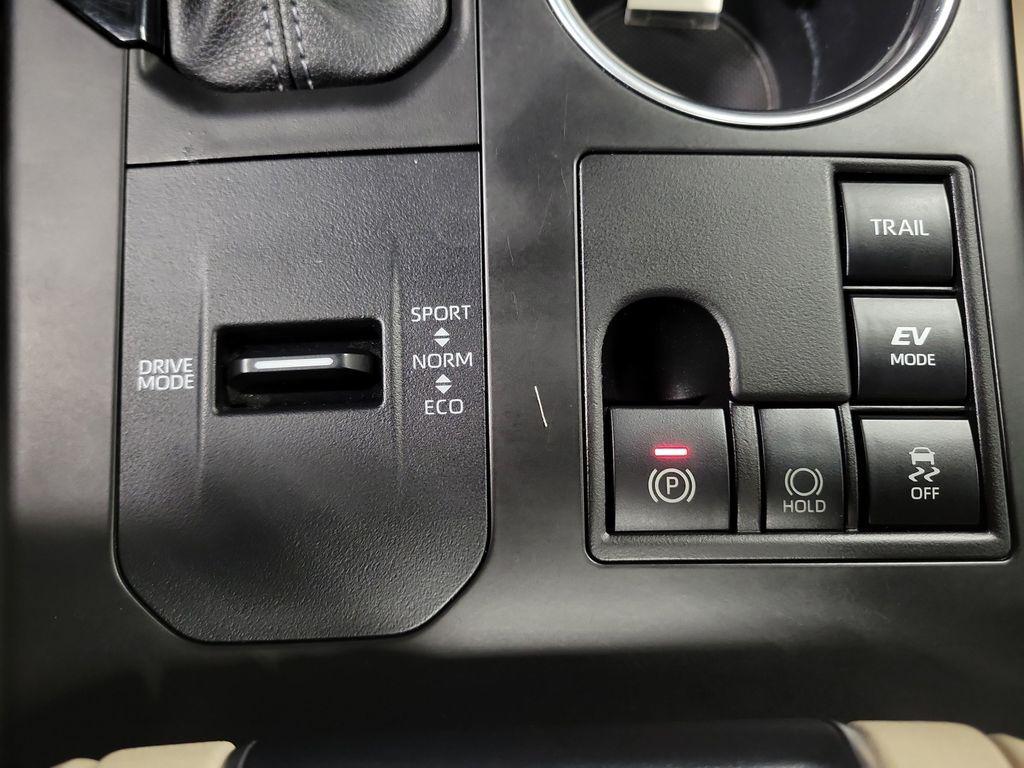 used 2023 Toyota Highlander Hybrid car, priced at $31,995