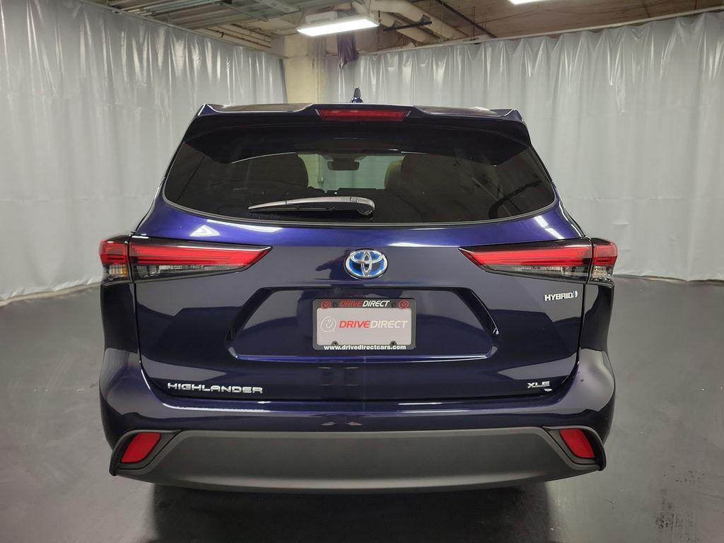 used 2023 Toyota Highlander Hybrid car, priced at $31,995