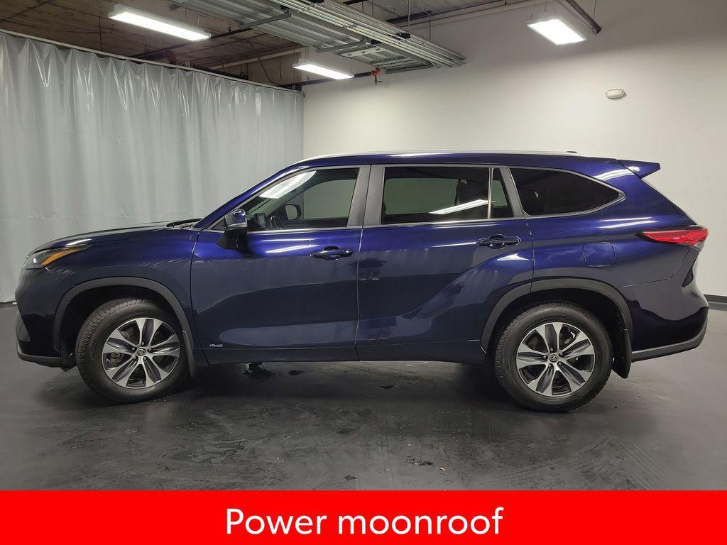 used 2023 Toyota Highlander Hybrid car, priced at $31,995