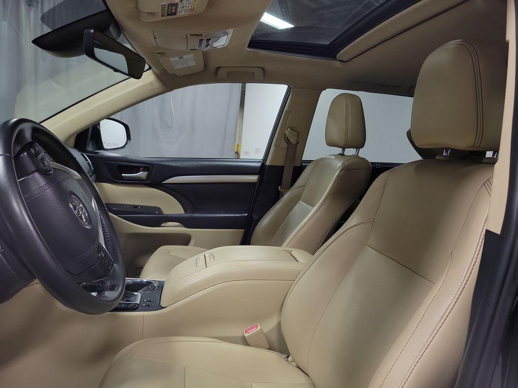 used 2019 Toyota Highlander car, priced at $18,995
