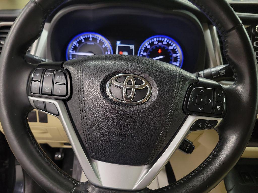 used 2019 Toyota Highlander car, priced at $18,995