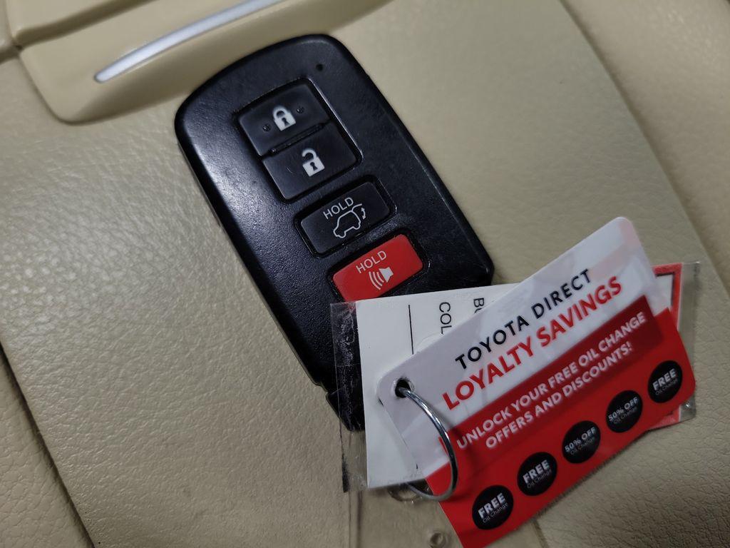 used 2019 Toyota Highlander car, priced at $18,995