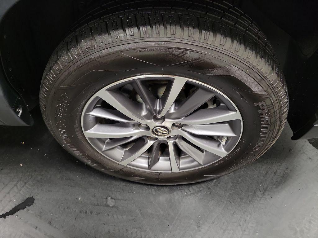 used 2019 Toyota Highlander car, priced at $18,995