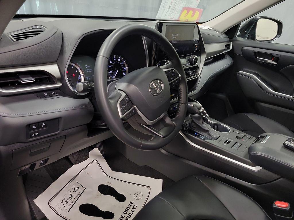 used 2023 Toyota Highlander car, priced at $37,500