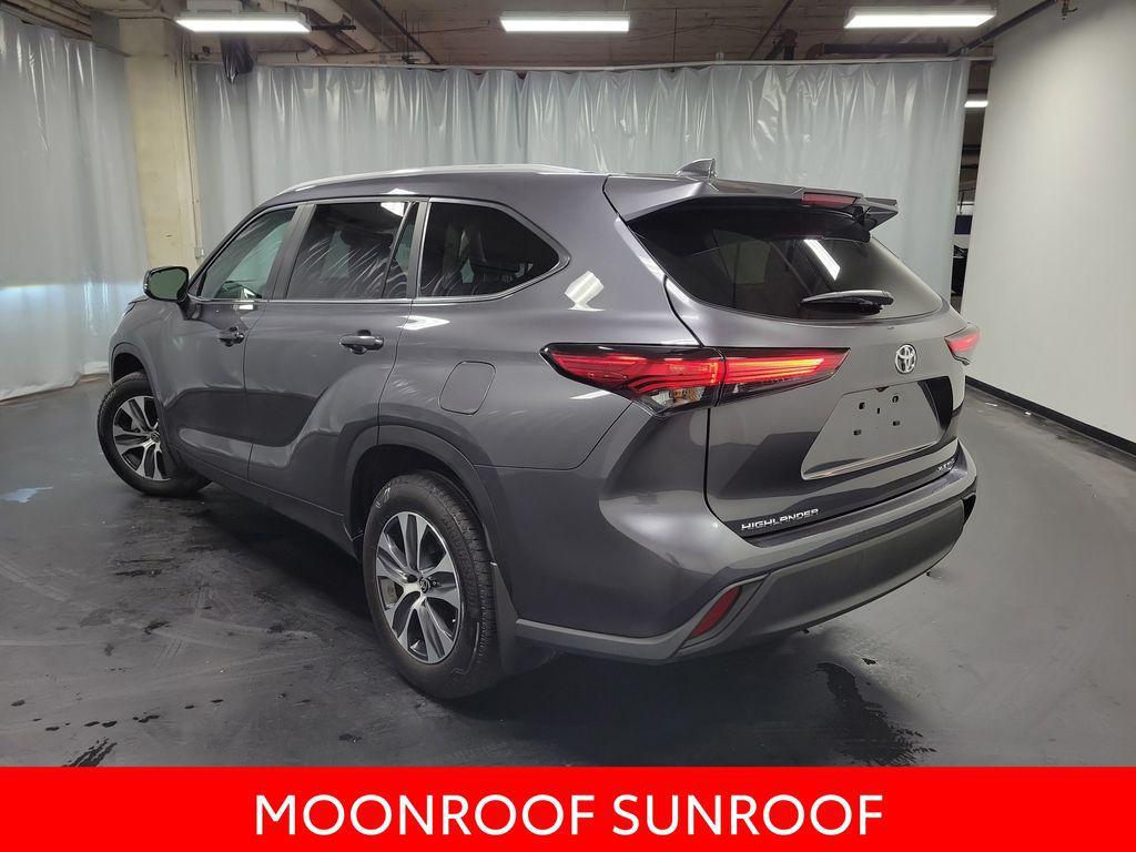 used 2023 Toyota Highlander car, priced at $37,500