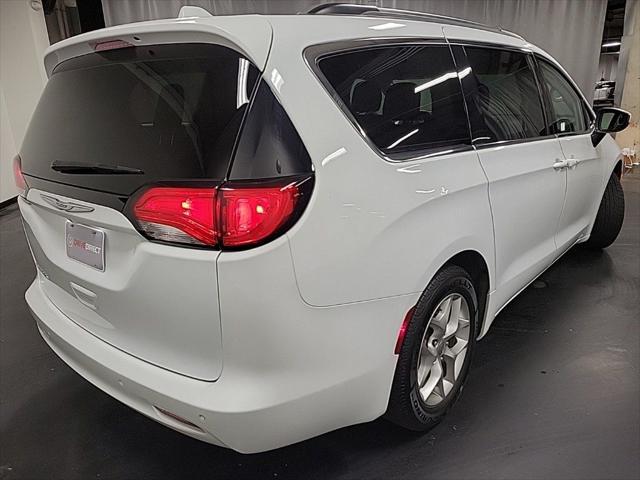 used 2018 Chrysler Pacifica car, priced at $15,500