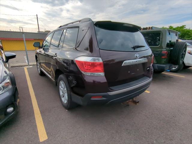 used 2013 Toyota Highlander car, priced at $12,995