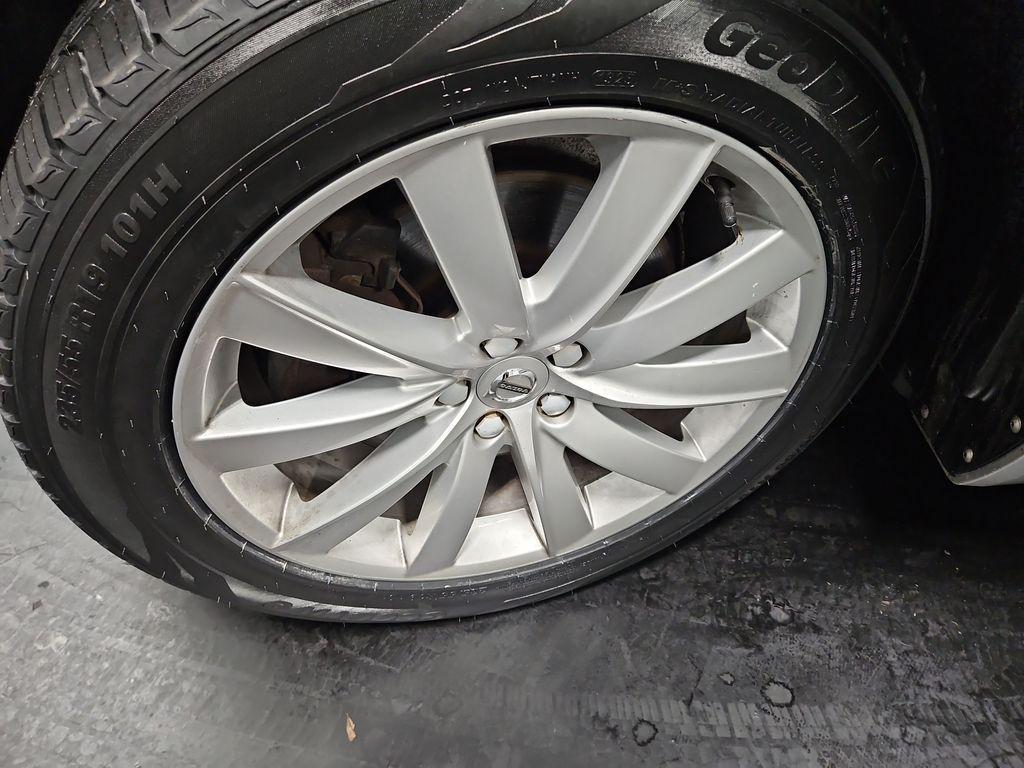 used 2018 Volvo XC90 car, priced at $18,994