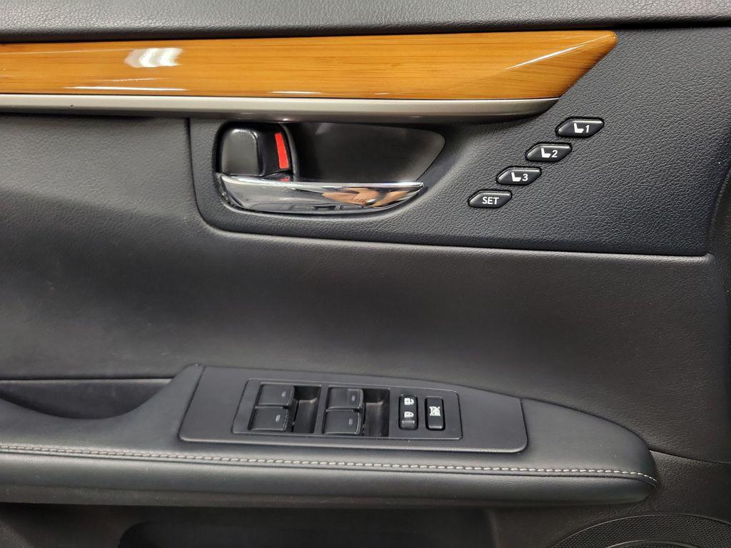 used 2014 Lexus ES 300h car, priced at $14,995