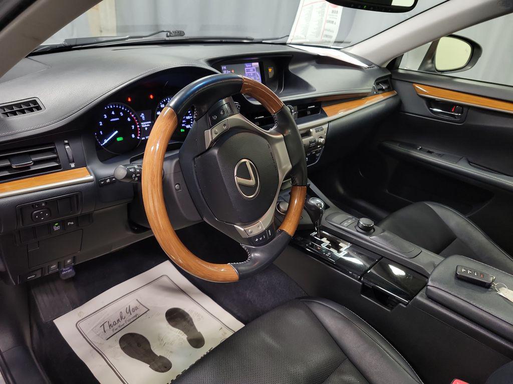 used 2014 Lexus ES 300h car, priced at $14,995