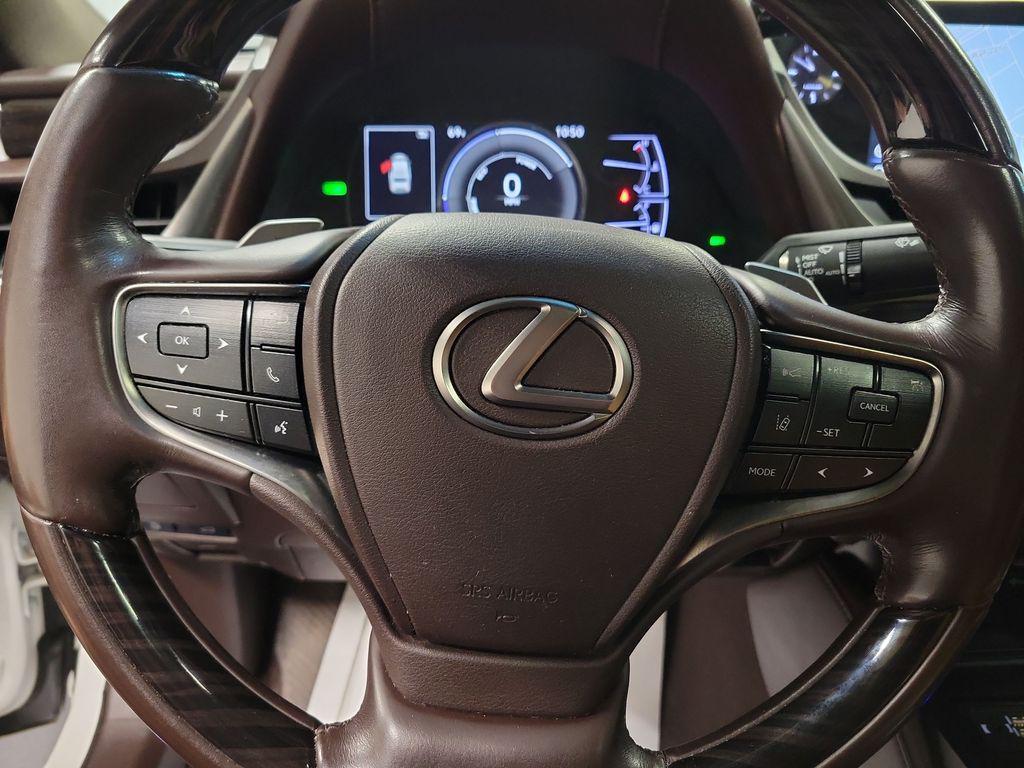used 2019 Lexus ES 300h car, priced at $22,995