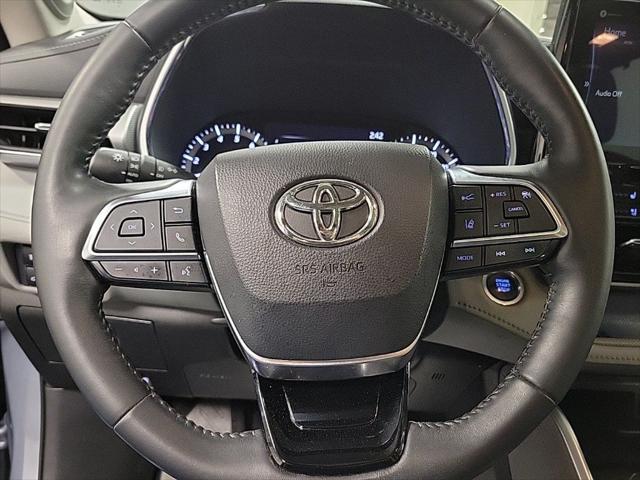 used 2020 Toyota Highlander car, priced at $33,994