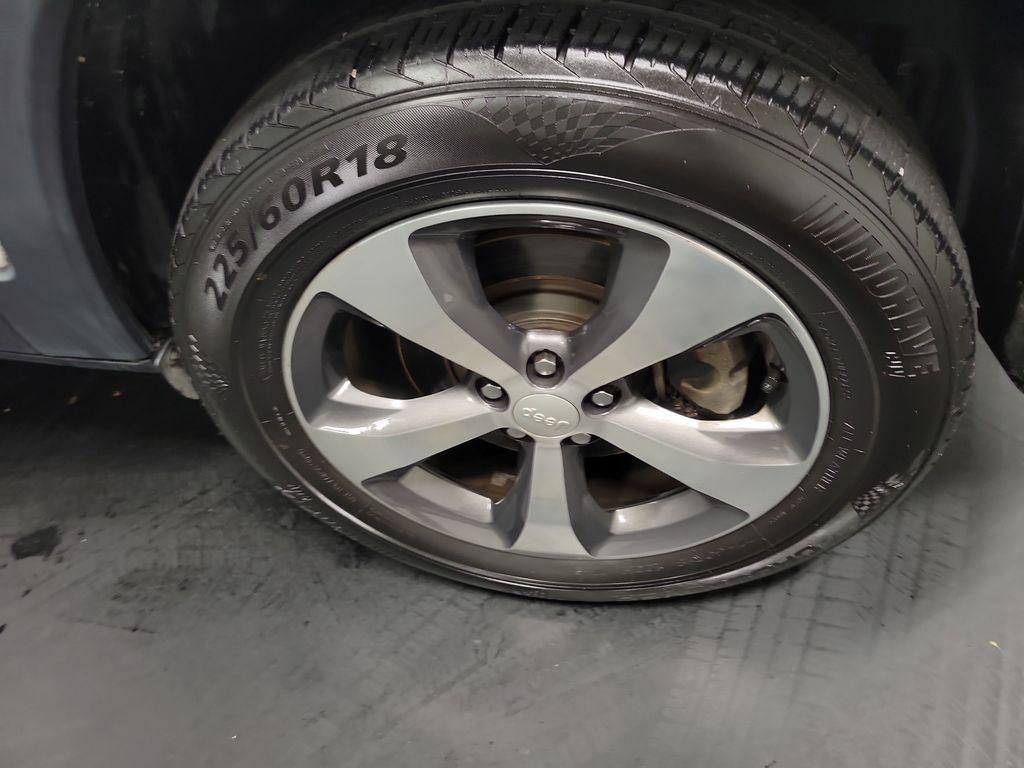 used 2019 Jeep Cherokee car, priced at $13,995