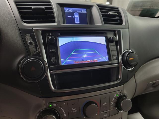 used 2013 Toyota Highlander car, priced at $12,995