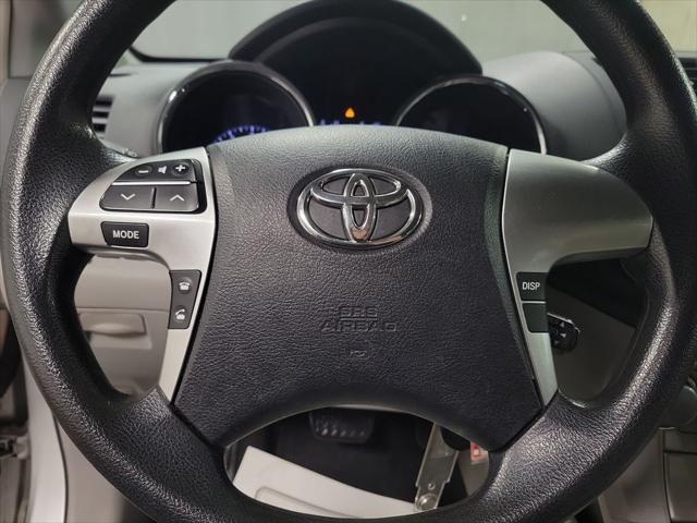 used 2013 Toyota Highlander car, priced at $12,995