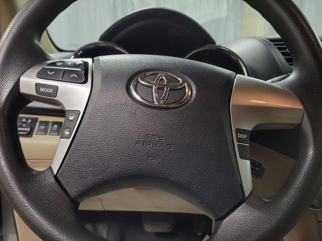 used 2013 Toyota Highlander car, priced at $11,995