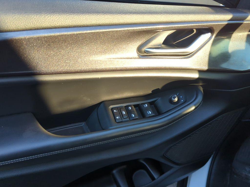 used 2023 Jeep Grand Cherokee L car, priced at $30,995