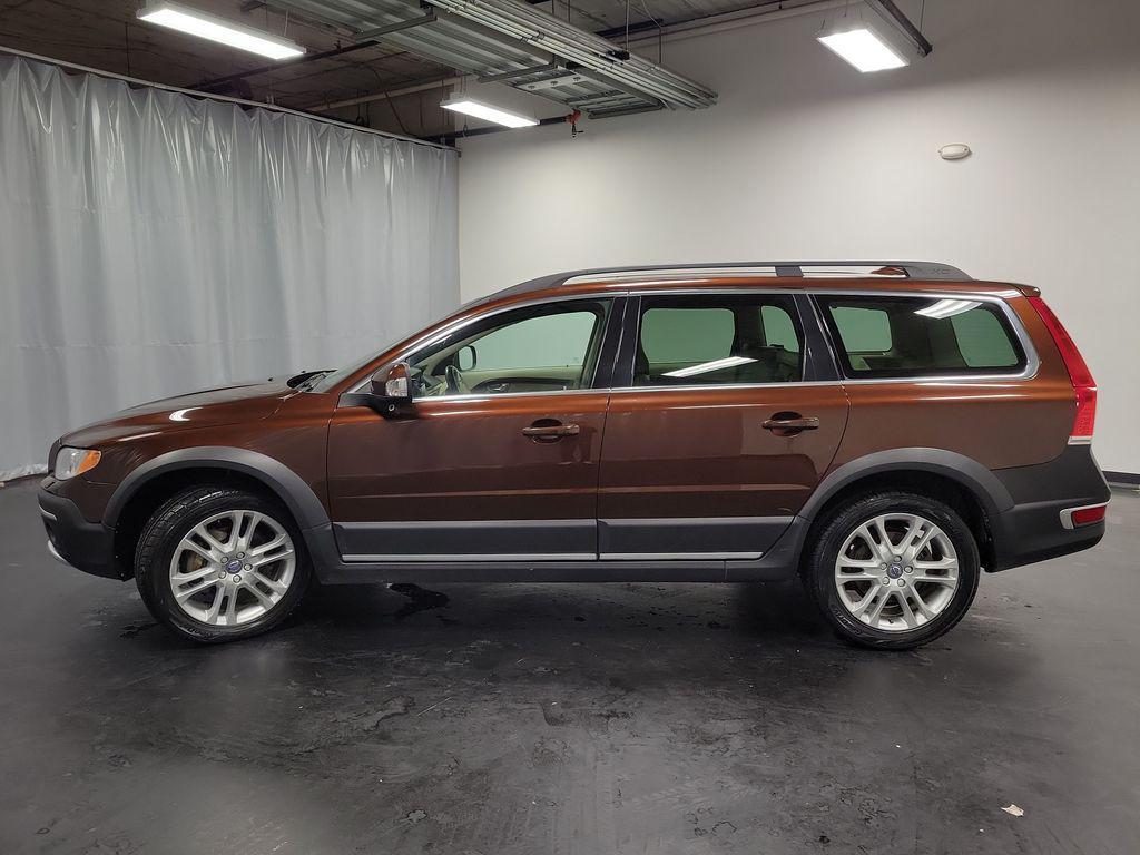 used 2016 Volvo XC70 car, priced at $12,500