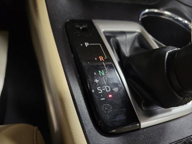 used 2015 Toyota Highlander car, priced at $17,995
