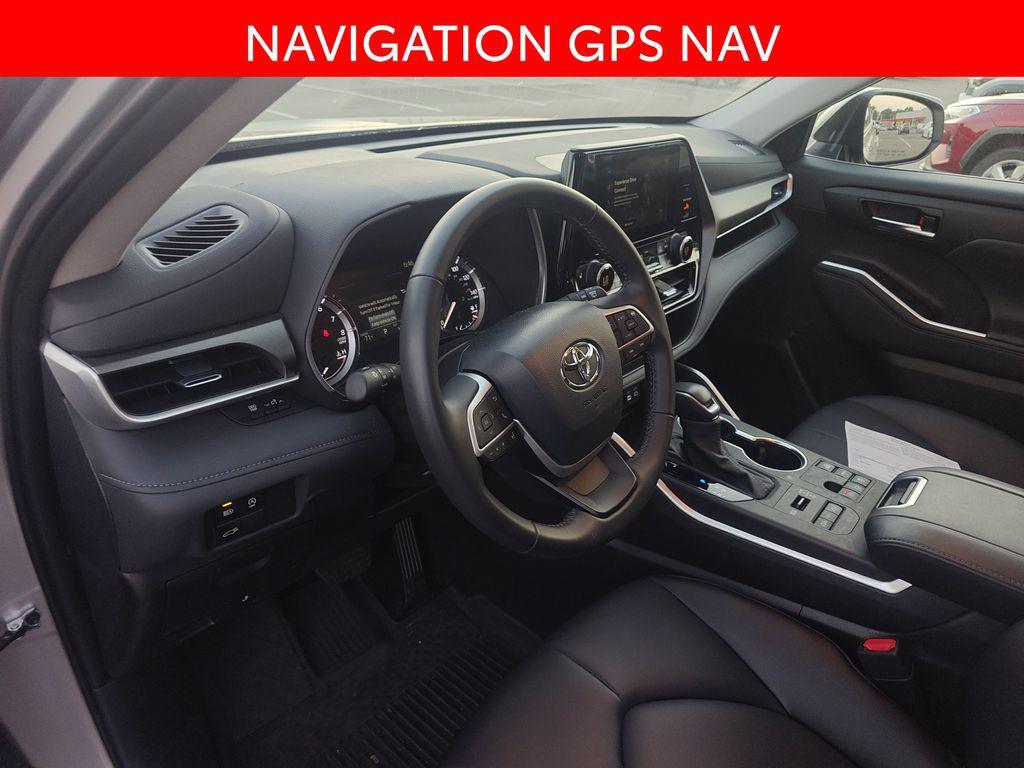 used 2024 Toyota Highlander car, priced at $41,500