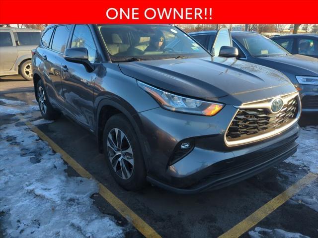 used 2020 Toyota Highlander Hybrid car, priced at $29,995