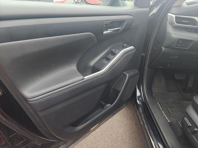 used 2020 Toyota Highlander car, priced at $26,995