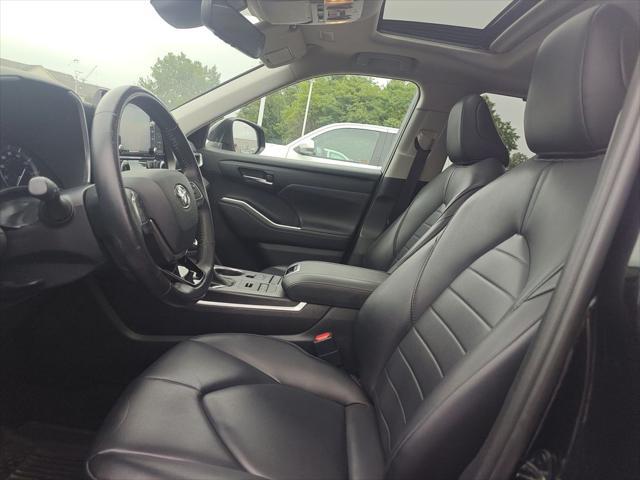 used 2020 Toyota Highlander car, priced at $26,995
